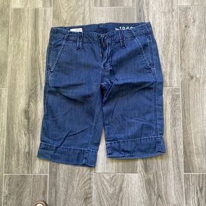 Mid Rise Gap Boyfriend Flare Bermuda soft denim shorts